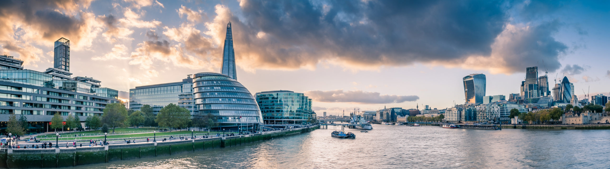 Gorgeuos Panoramic View of the Thames River from The Tower Bridge at Sunset